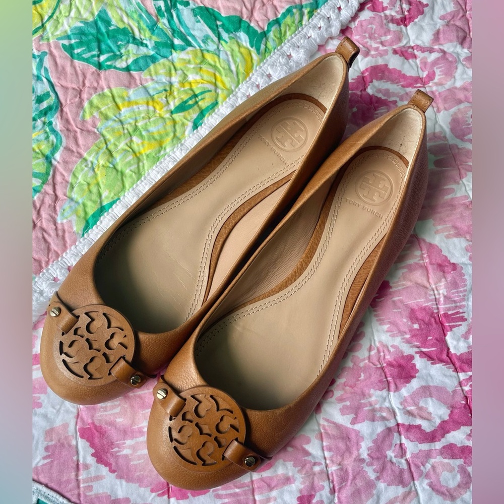 Tory Butch Tan ballet flats. VGUC. Worn a few times only.